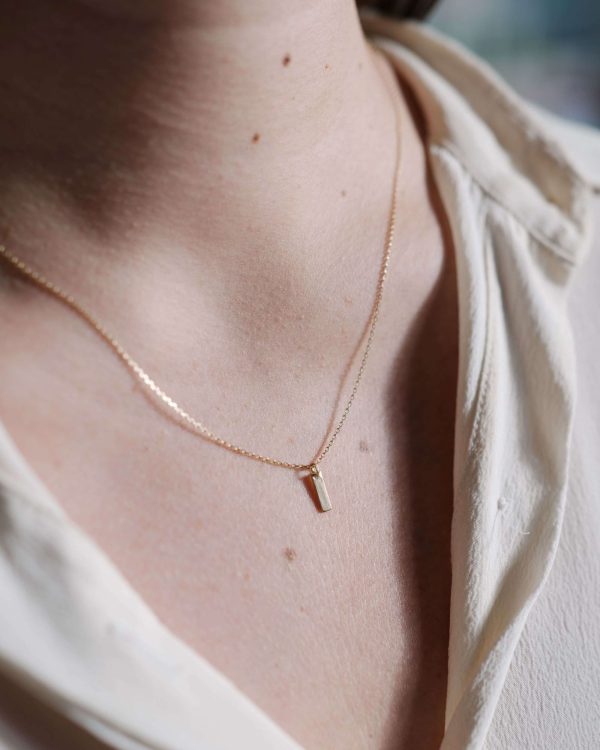 Delicate-Gold-Bar-Necklace-Single-Mini-Chime-Chloe-Solomon