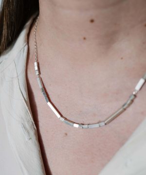 Minimal-Silver-Bar-Necklace-Ripple-Chloe-Solomon