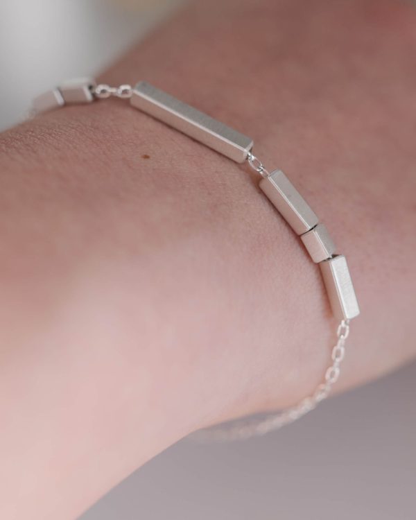Minimal-Silver-Bracelet-Low-Line-Chloe-Solomon