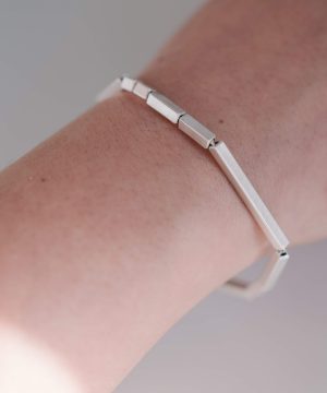 Rectangular-Minimal-Silver-Bracelet-Full-Line-Chloe-Solomon