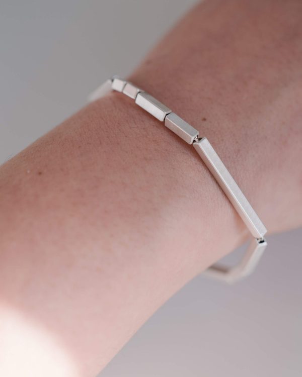 Rectangular-Minimal-Silver-Bracelet-Full-Line-Chloe-Solomon
