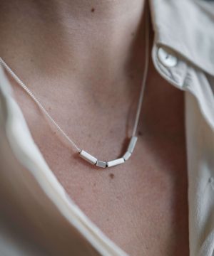Simple-Silver-Bar-Necklace-Mixed-Quin-Chloe-Solomon