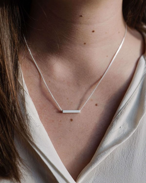 Simple-Silver-Bar-Necklace-Single-Chloe-Solomon